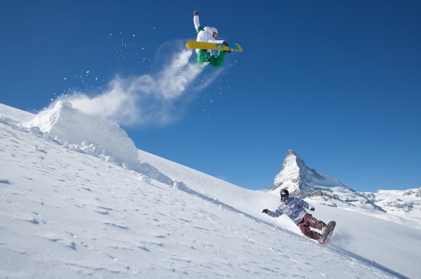 A snowboarder in the Matterhorn ski paradise - credit zermatt.ch