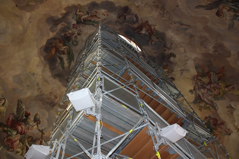 Lift going up on the scaffold to Rottmayr's frescoes