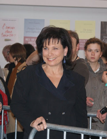 Anne Sinclair happy and smiling in Paris - Michèle Laville copyright 