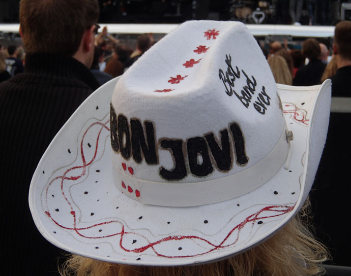A woman wearing a cowboy hat - Bon Jovi best band ever - Munich 2013