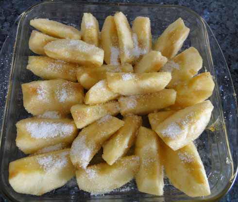 Apples covered with sugar for tarte tatin