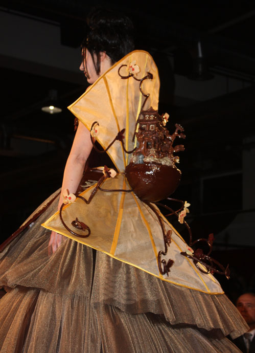 Back of the dress of Villars Maitre Chocolatier Laurent Robatel with HC Fribourg design, Salon du chocolat 2013 in Zurich