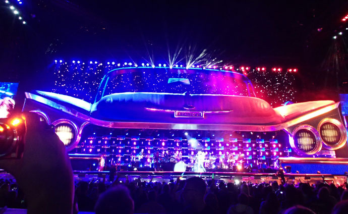 Bon Jovi stage at night - Munich May 18th 2013
