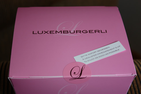 Sealed box of Luxemburgerli