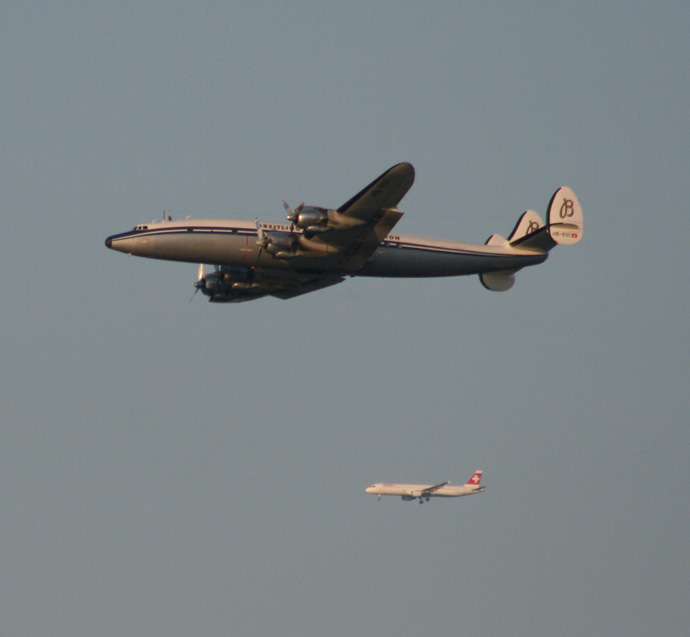 Breitling Super Constellation flying with Swiss Air at the Züri Fäscht