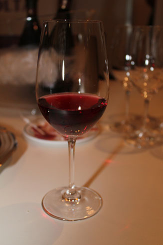 Cantina della Volta 2009  sparkling wine in a glass