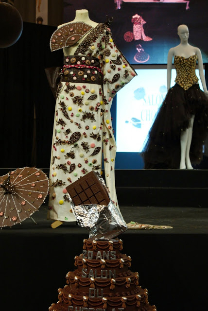 Chocolate dresses and cake for the 20th anniversary of the Salon du Chocolat - copyright Veronique Gray