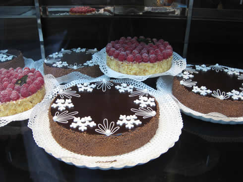 Chocolate and raspberry cakes