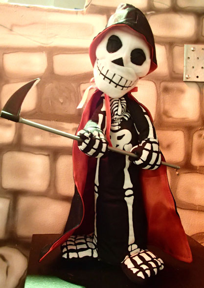 Dancing skeleton for Halloween