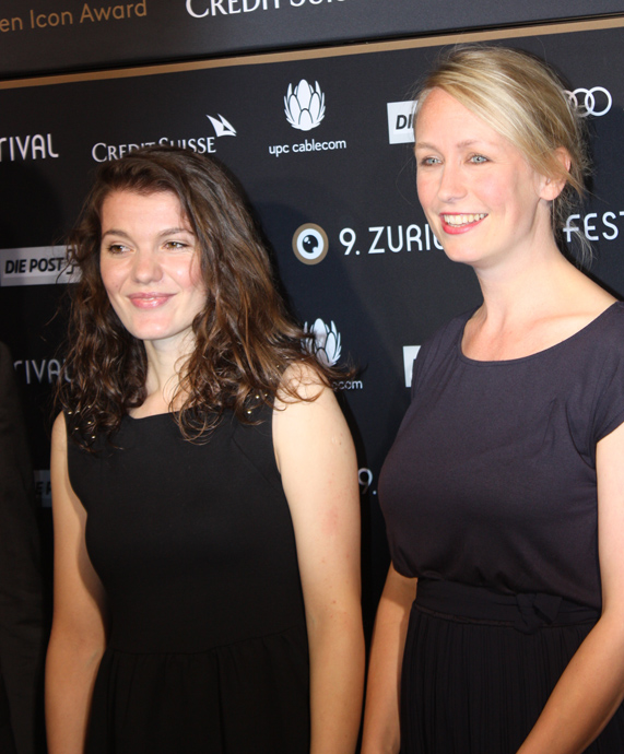 Director Anna Thommen with Nazlije Aliji from documentary film Neuland copyright Veronique Gray