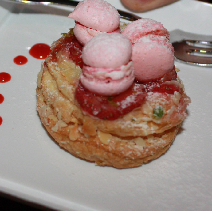 Delicious strawberry variation dessert, Il Tavolo - crédits Agnieszka Obuchowicz