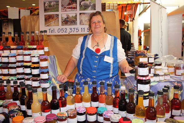 Elly Hilzinger from Gachnang with her homemade sirups and jams at the Gourmesse