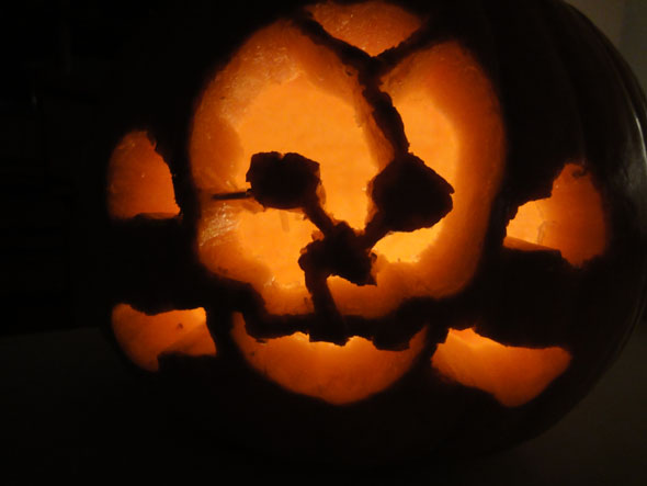 Happy Halloween - pumpkin carving 
