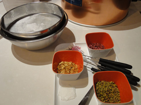 Ingredients to decorate the pralines