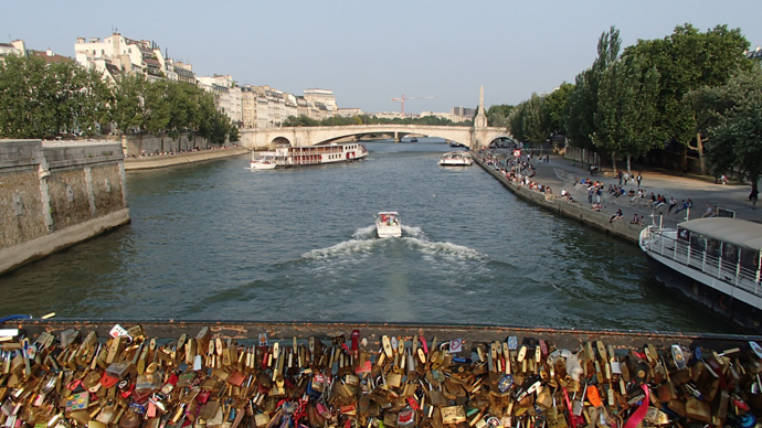 Locks bridge in Paris, Pont de l'archeveché