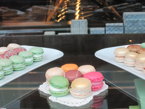 colorful macaroons, the Luxemburgerli