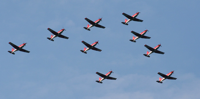PC7 airplanes over the lake of Zurich
