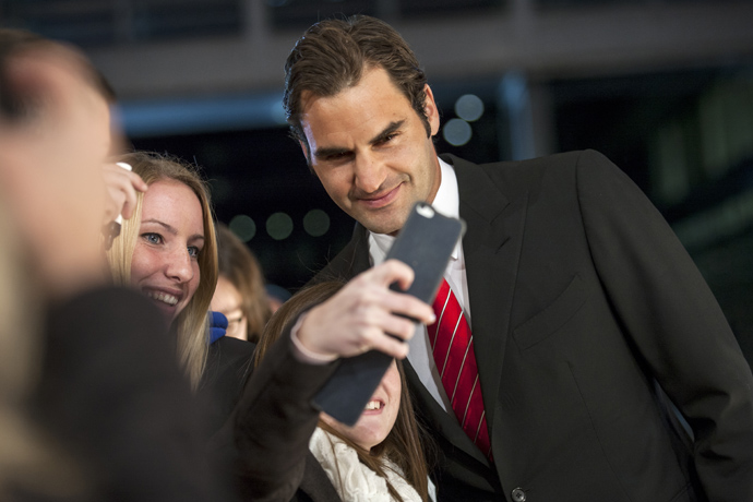Roger Feder with fans on the red carpet of Credit Suissse Sports Awards -credit Photopress Alexandra Wey