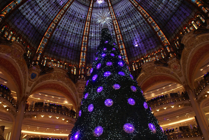 Swarovski tree in the Galeries Lafayette and beautiful dome in Paris