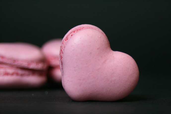 macarons hearts - copyrightChocolate heart - copyright VOLLENWEIDER CHOCOLATIER CONFISEUR   