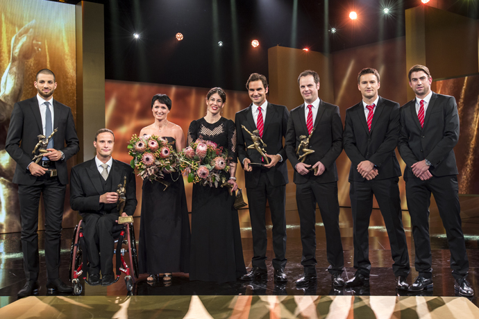 The winners of the Credit Suisse Sports Awards: Kariem Hussein, Marcel Hug, Guri Hetland, Dominique Gisin, Roger Federer, Severin Luethi, Marco Chiudinelli and Michael Lammer, left to right - PHOTOPRESS Alexandra Wey