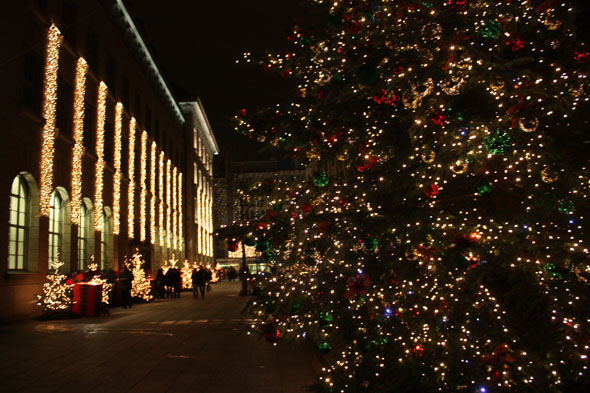 UBS lights and Christmas tree