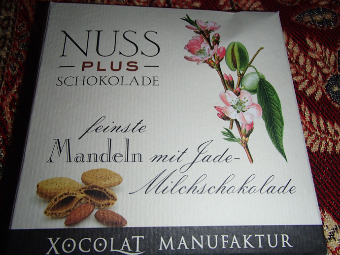Xocolat Manufaktur, Austria- Milk chocolate with almonds 