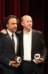 gonzalez-inarritu-with-paul-haggis-holding-their-award-prize