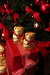 lindt-teddys-under-the-christmas-tree
