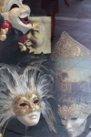 masks-with-feathers-or-pearls