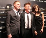 sean-penn-and-his-nephew-and-shannon-costello-on-the-green-carpet