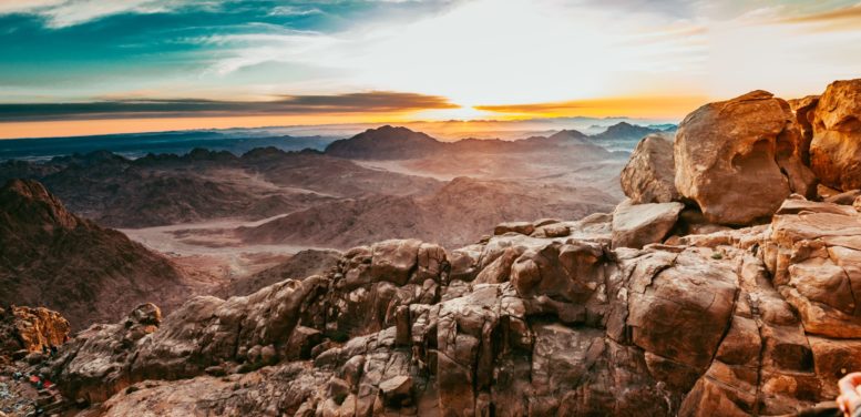 Climbing Mount Sinai: a hike of a lifetime (Egypt) – part 1