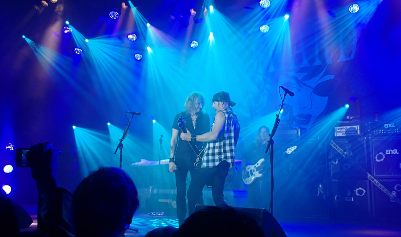 Nic Mader (left) and Freddy Scherer (right) at the Gotthard concert in Baar - copyright Veronique Gray