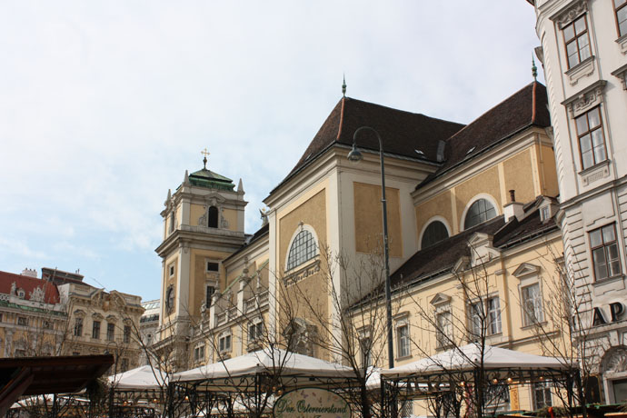 Old Viennese Easter market, the square