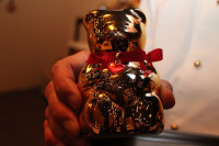 Roger Federer & the Lindt Teddy Auction on Ricardo until Saturday Nov. 19th at 4:00 p.m.