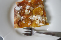 Rosemary apricot tart with almond spread (6-8 servings)